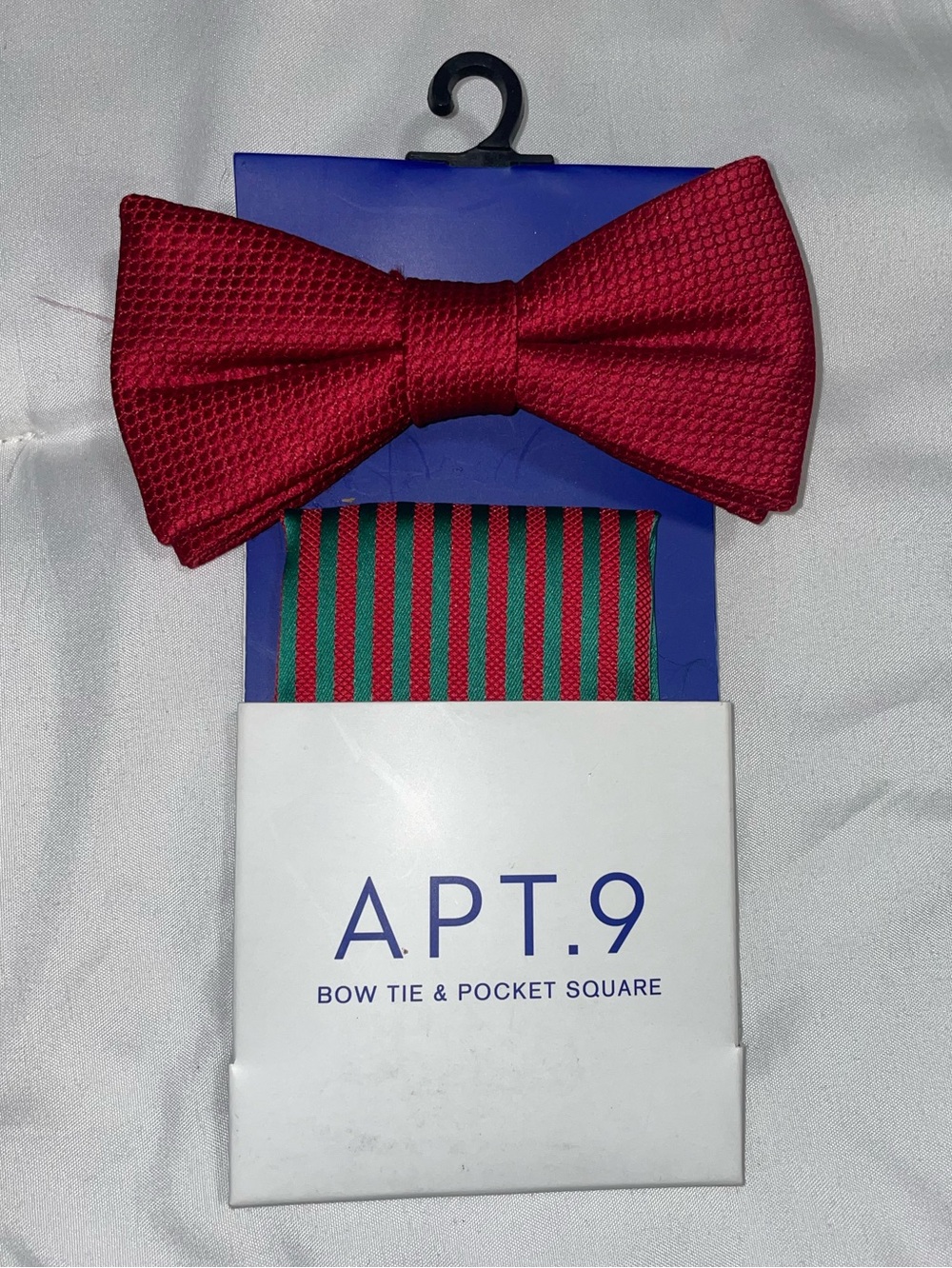 🎩NWT Apt. 9 Red Bow Tie with Green and Red Stripe Pocket Square